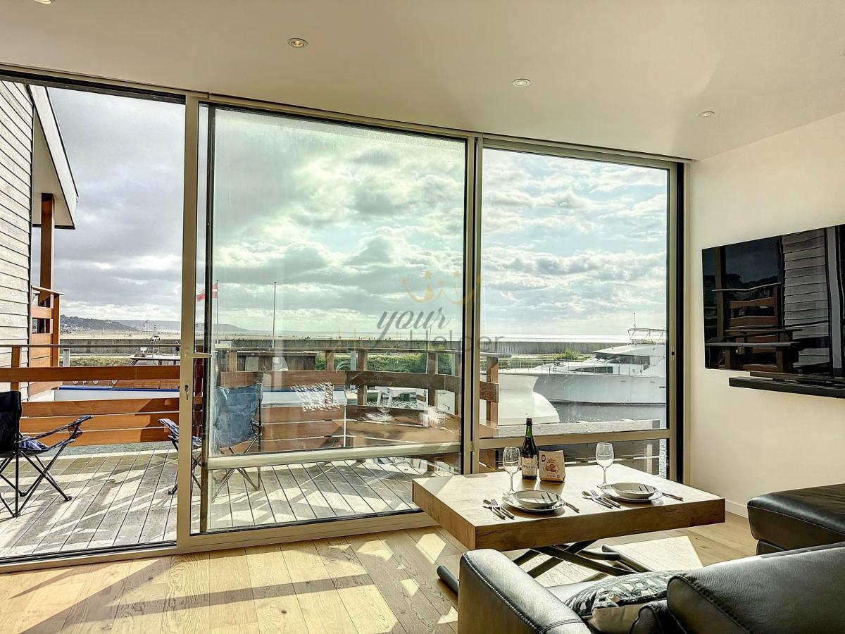 Le Yacht Yourhosthelper โดวีลล์ ภายนอก รูปภาพ