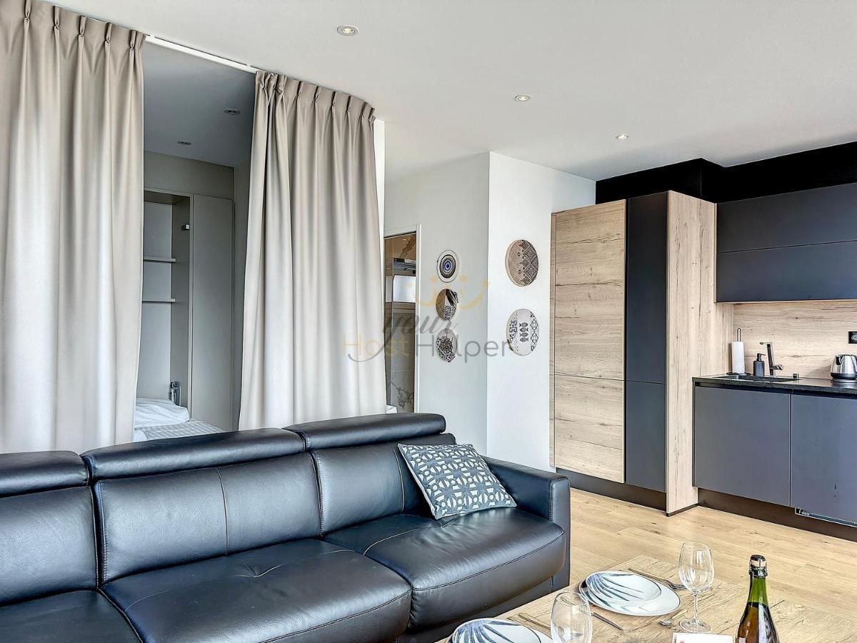 Le Yacht Yourhosthelper โดวีลล์ ภายนอก รูปภาพ