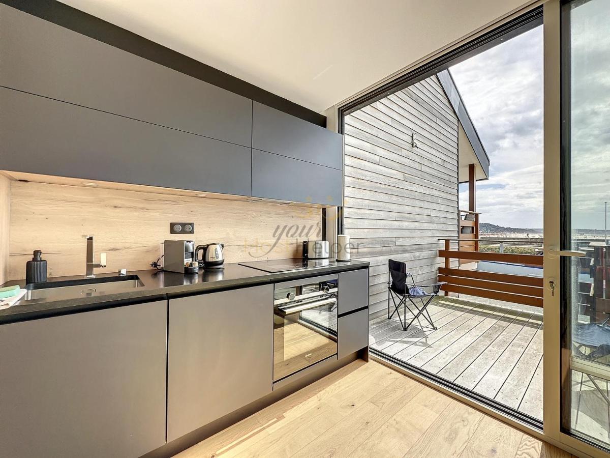 Le Yacht Yourhosthelper โดวีลล์ ภายนอก รูปภาพ