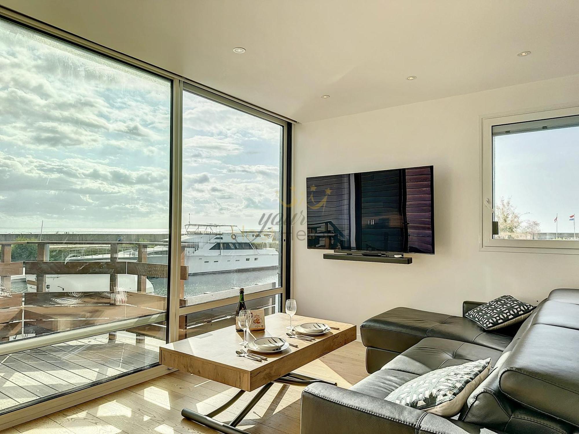 Le Yacht Yourhosthelper โดวีลล์ ภายนอก รูปภาพ