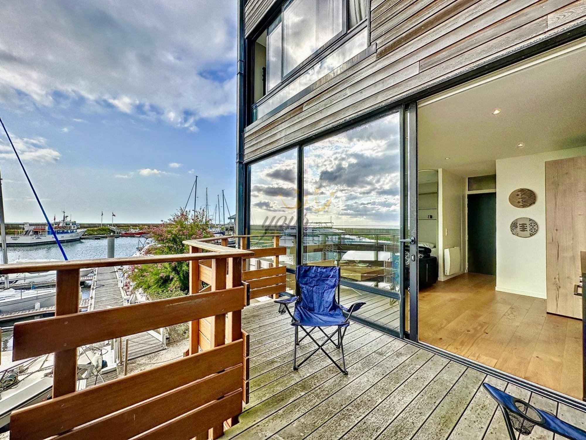 Le Yacht Yourhosthelper โดวีลล์ ภายนอก รูปภาพ